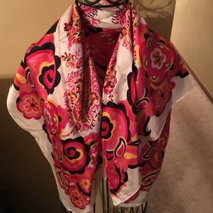 Adrienne Vittadini scarf never worn